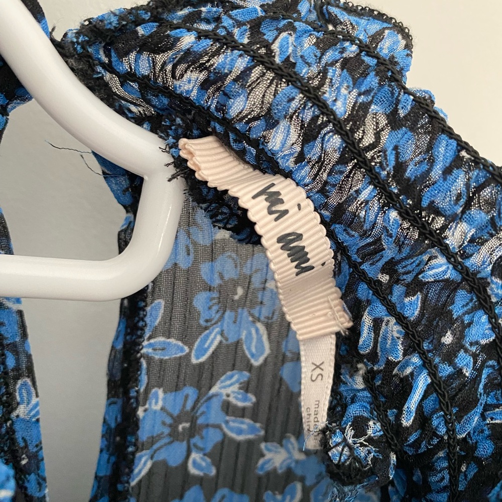 Mi Ami Blue Floral Smocked Dress Sz. XS - Picture 3 of 5
